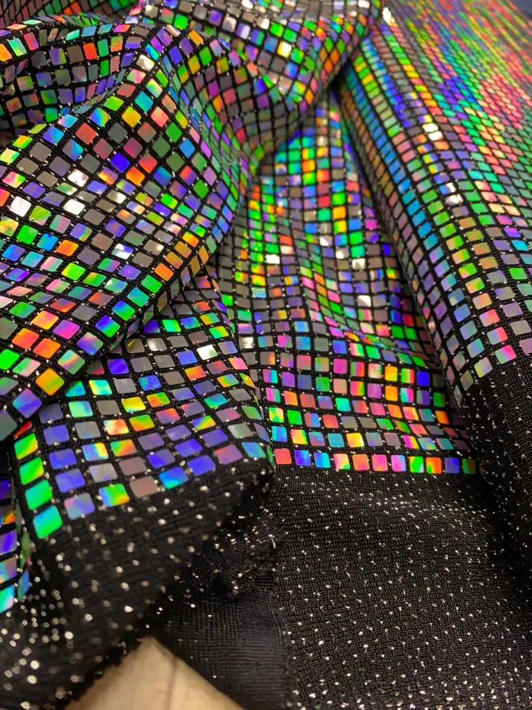 hologram-buzy-gri-03-1.jpg Hologram Buzy Siyah Zemin Gri