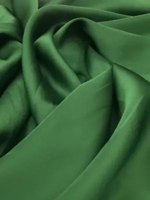 likra-saten-sifon-zumrut-yesili-6.jpg İpeksi Saten Zümrüt Yeşili